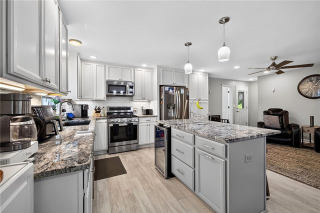 10 Mascot Drive, Greece, NY 14626