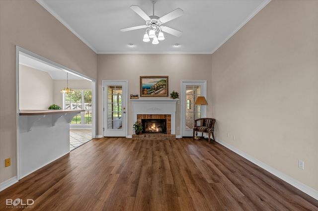 3301 Colonial Drive, Bossier City, LA 71111