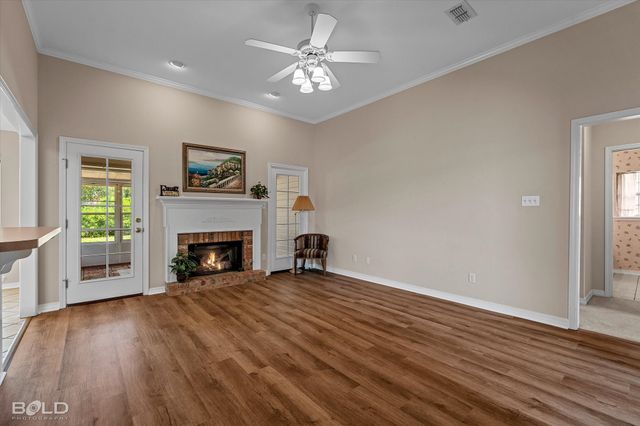 3301 Colonial Drive, Bossier City, LA 71111