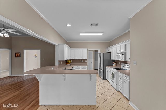 3301 Colonial Drive, Bossier City, LA 71111