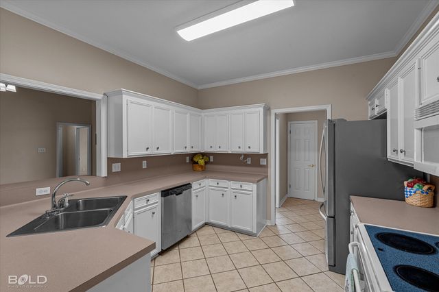3301 Colonial Drive, Bossier City, LA 71111