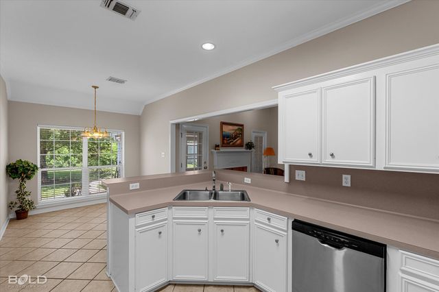 3301 Colonial Drive, Bossier City, LA 71111