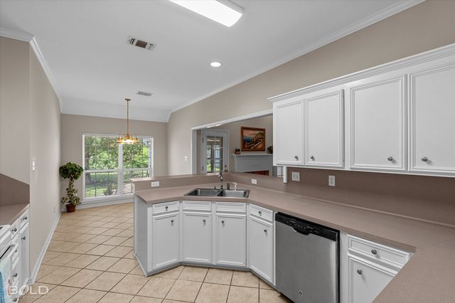 3301 Colonial Drive, Bossier City, LA 71111