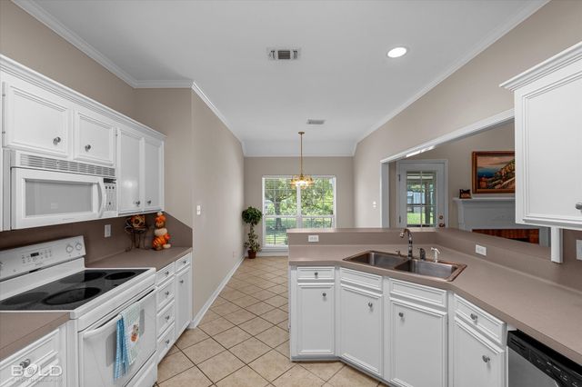 3301 Colonial Drive, Bossier City, LA 71111