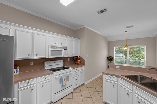 3301 Colonial Drive, Bossier City, LA 71111