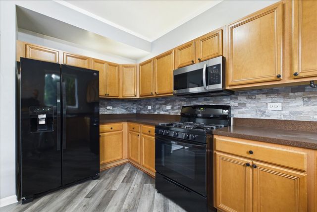 389 N Carlisle Court, Round Lake, IL 60073