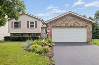 2296 Briarhill Drive, Naperville, IL 60565
