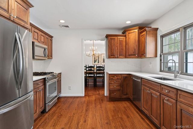 175 Palmer Lane, Thornwood, NY 10594