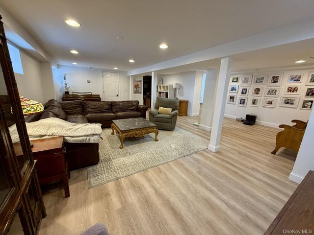 175 Palmer Lane, Thornwood, NY 10594