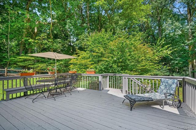 175 Palmer Lane, Thornwood, NY 10594