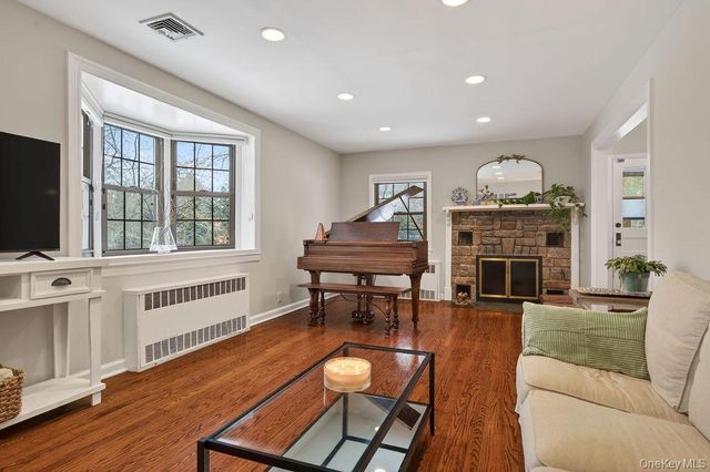 175 Palmer Lane, Thornwood, NY 10594