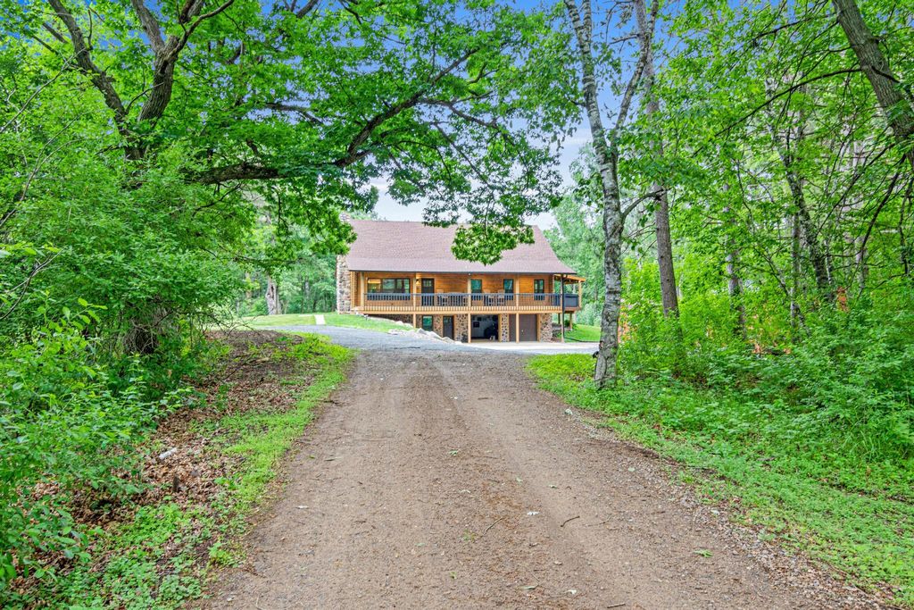 11669 Dellwood Road, Stillwater, MN 55082