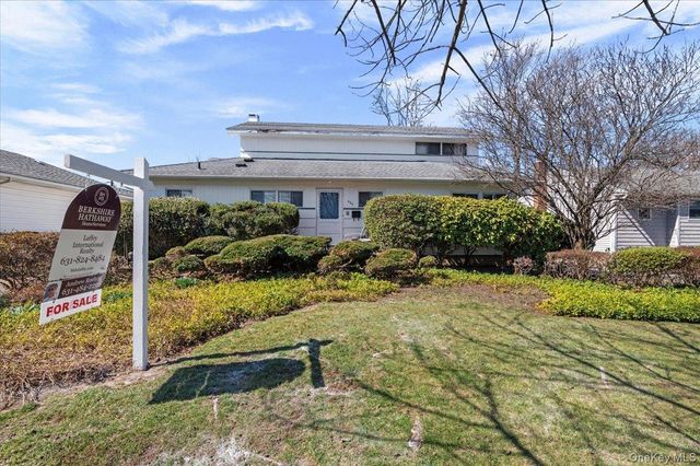 450 Chestnut Lane, East Meadow, NY 11554