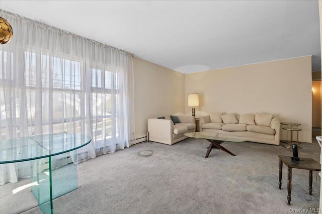 450 Chestnut Lane, East Meadow, NY 11554