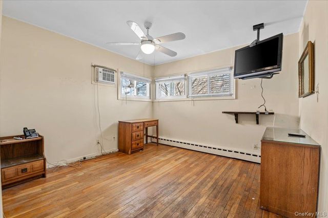 450 Chestnut Lane, East Meadow, NY 11554