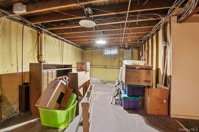 450 Chestnut Lane, East Meadow, NY 11554