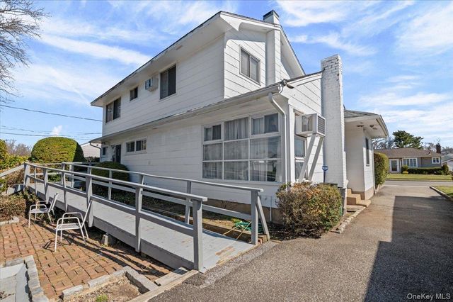 450 Chestnut Lane, East Meadow, NY 11554