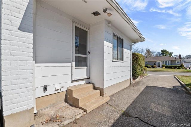 450 Chestnut Lane, East Meadow, NY 11554