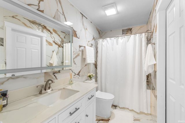 57318 Garnet Lane, Goshen, IN 46528