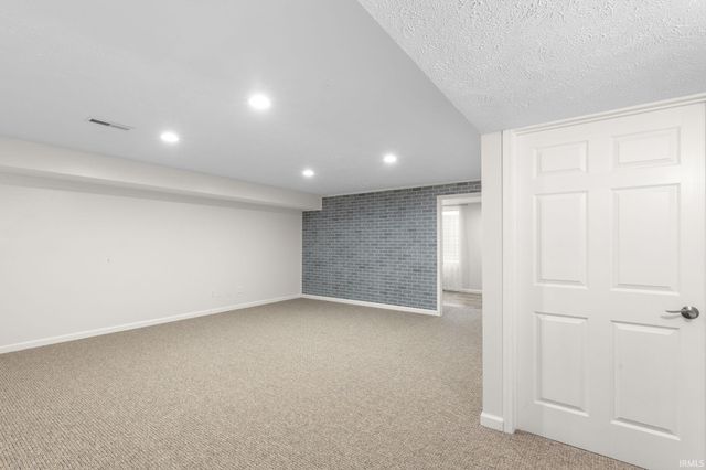 57318 Garnet Lane, Goshen, IN 46528