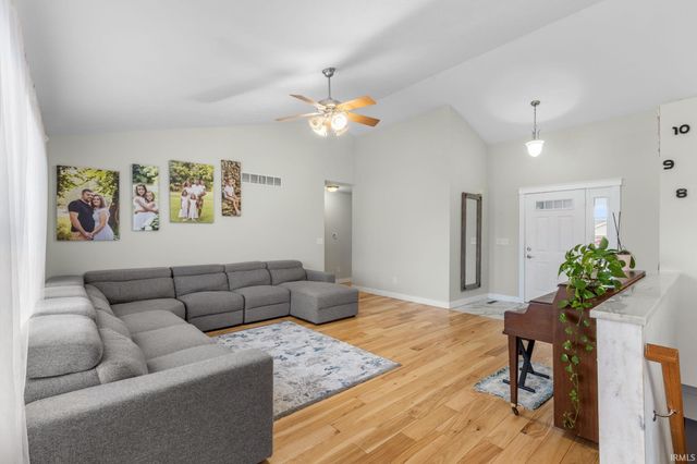 57318 Garnet Lane, Goshen, IN 46528