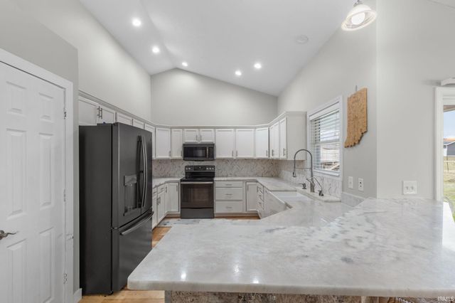 57318 Garnet Lane, Goshen, IN 46528