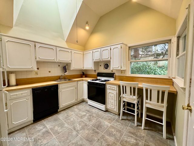 104 E Washington Avenue, Atlantic Highlands, NJ 07716