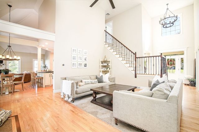 451 Falley Dr, Westfield, MA 01085