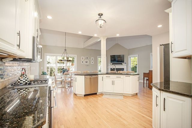 451 Falley Dr, Westfield, MA 01085
