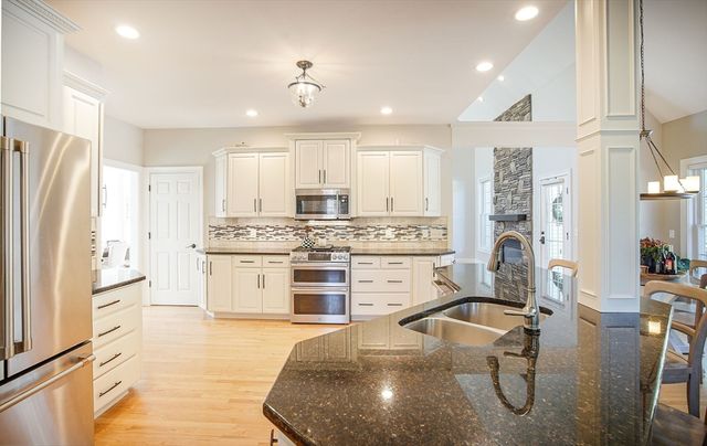 451 Falley Dr, Westfield, MA 01085