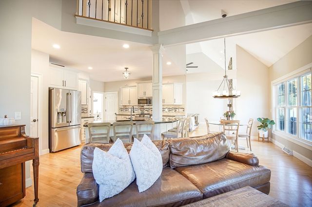 451 Falley Dr, Westfield, MA 01085