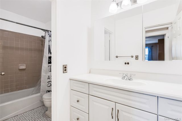 11 Balint Drive 648, Yonkers, NY 10710