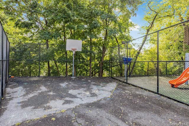 11 Balint Drive 648, Yonkers, NY 10710