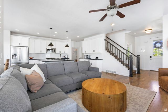 5193 W SPLIT ROCK DR, South Jordan, UT 84009