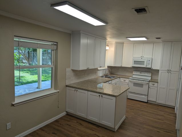 2908 Ashbury Drive, Arlington, TX 76015