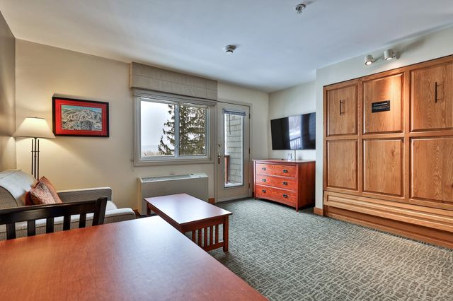 228 East Mountain Road 255 II, Killington, VT 05751