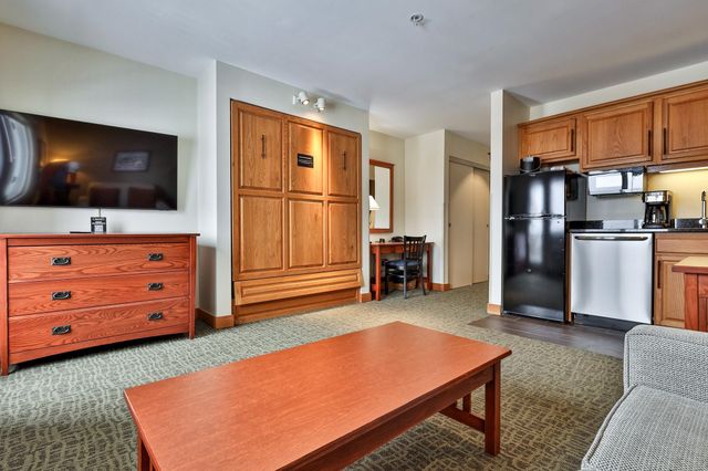 228 East Mountain Road 255 II, Killington, VT 05751