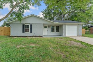 107 Eames Avenue, Springdale, AR 72764