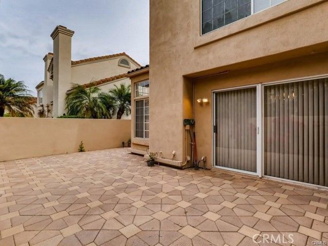 98 Almador, Irvine, CA 92614