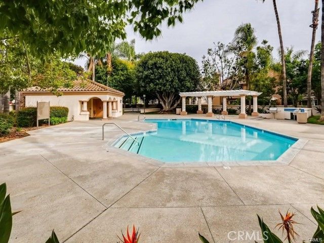 98 Almador, Irvine, CA 92614