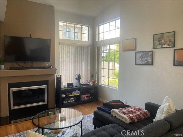 98 Almador, Irvine, CA 92614