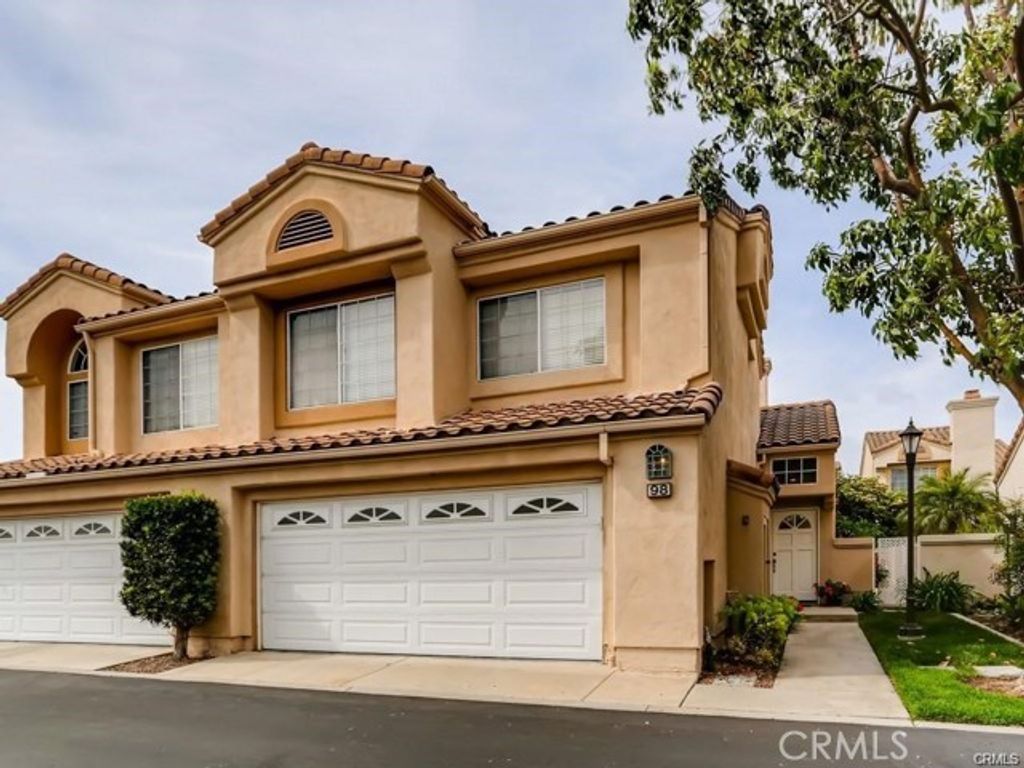 98 Almador, Irvine, CA 92614