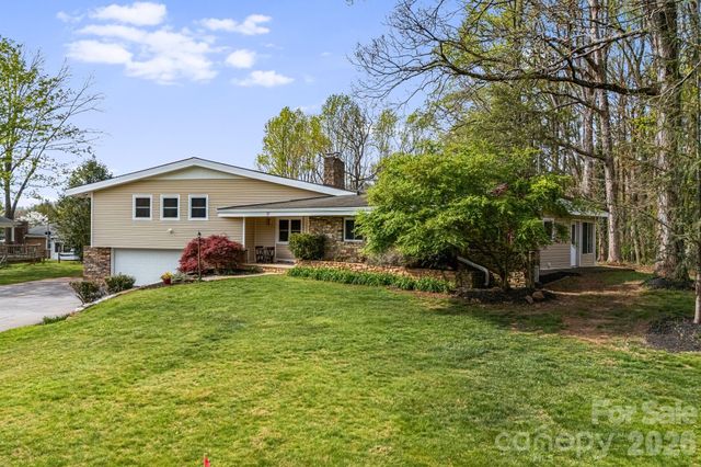 87 W Oakview Road, Asheville, NC 28806