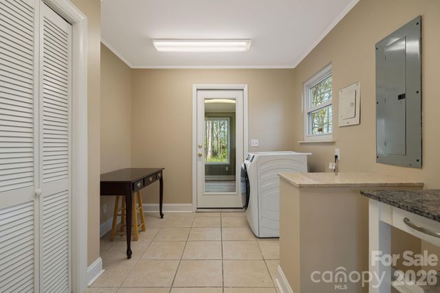 87 W Oakview Road, Asheville, NC 28806
