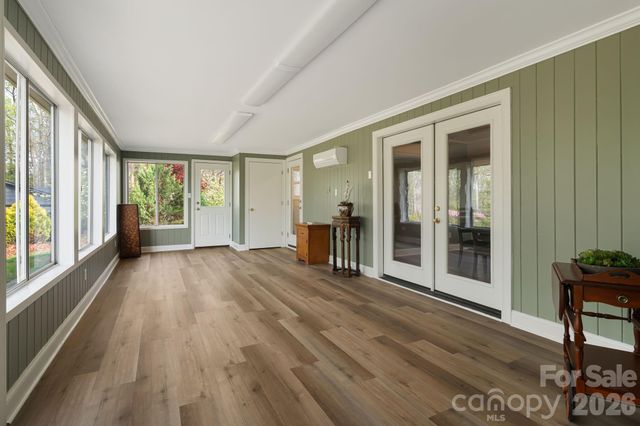 87 W Oakview Road, Asheville, NC 28806