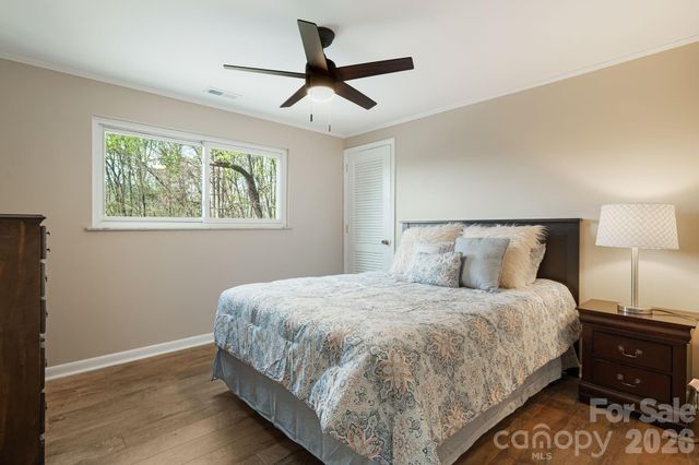 87 W Oakview Road, Asheville, NC 28806