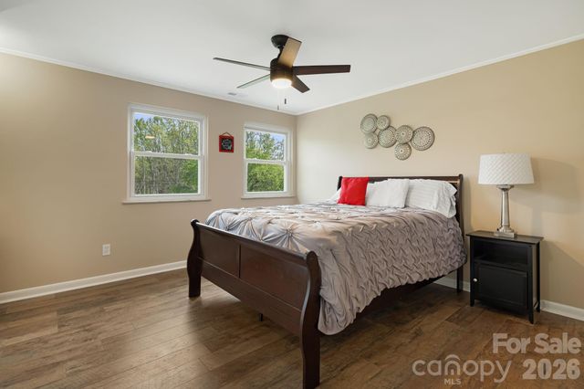 87 W Oakview Road, Asheville, NC 28806