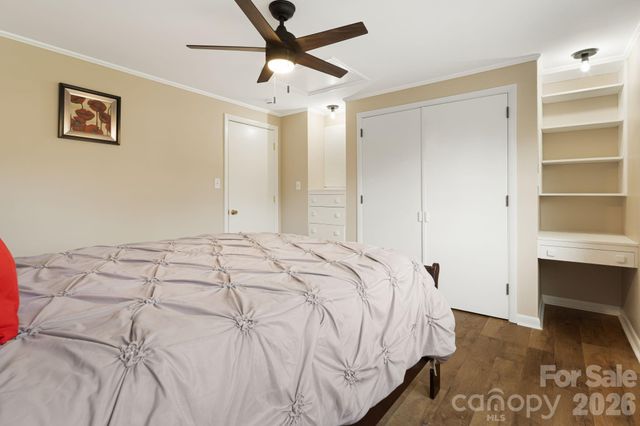 87 W Oakview Road, Asheville, NC 28806