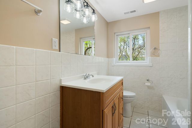 87 W Oakview Road, Asheville, NC 28806