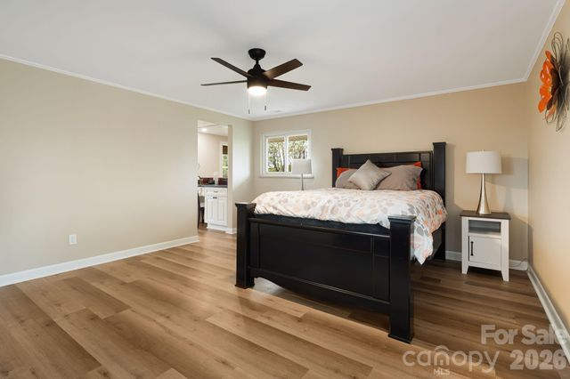 87 W Oakview Road, Asheville, NC 28806